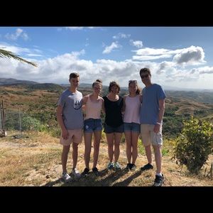 Meet your Posher, Danielle